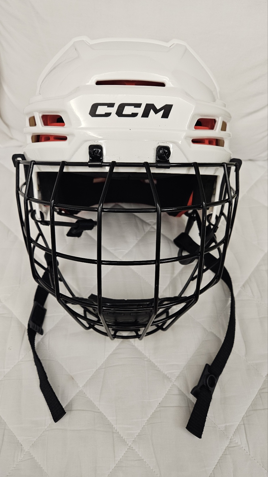 아이스하키 헬멧 판매합니다 (CCM TACKS 70 흰색M / BAUER RE-AKT 55 검정S)